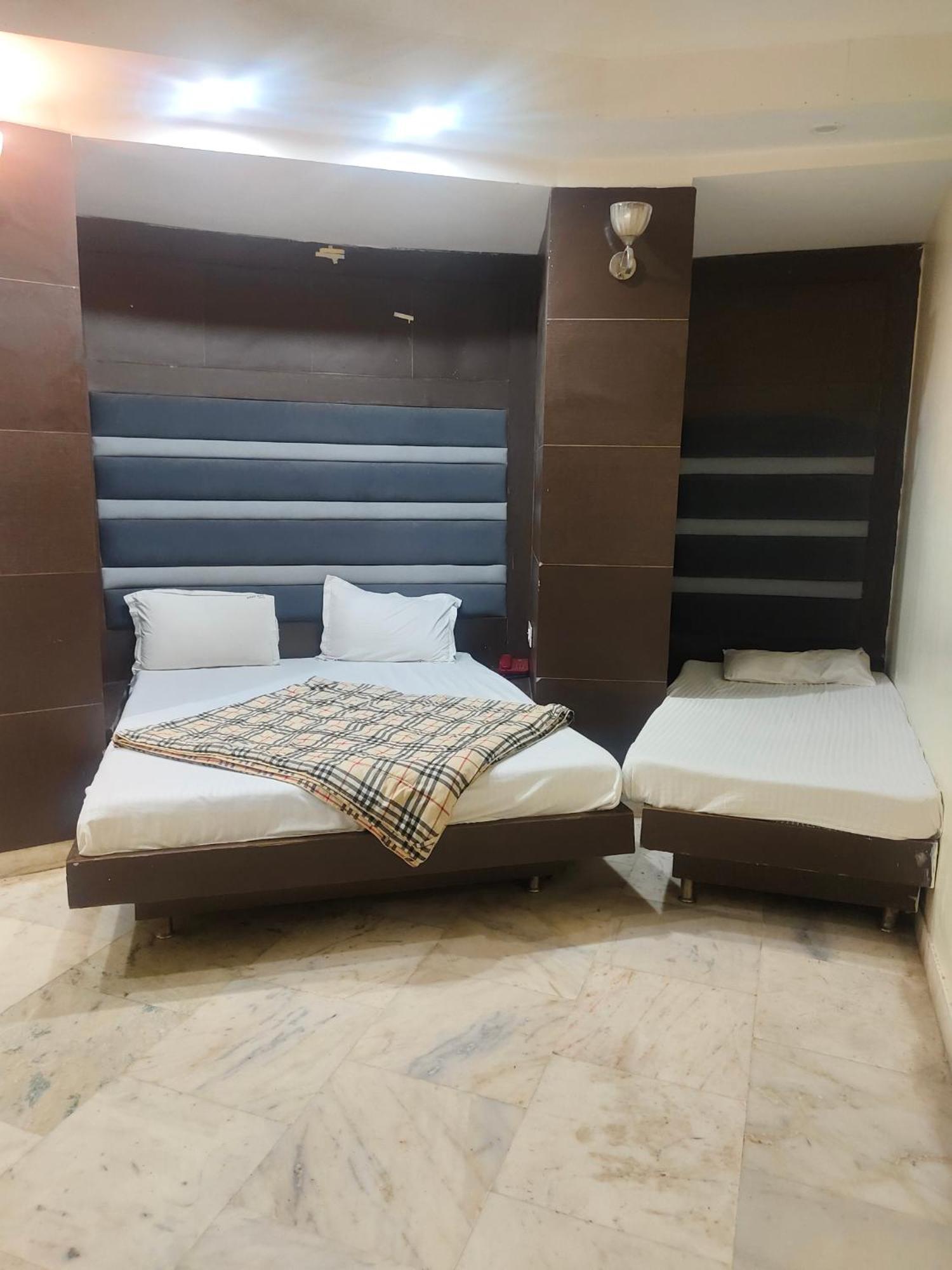 Family Spot Hotel New Delhi Exterior foto
