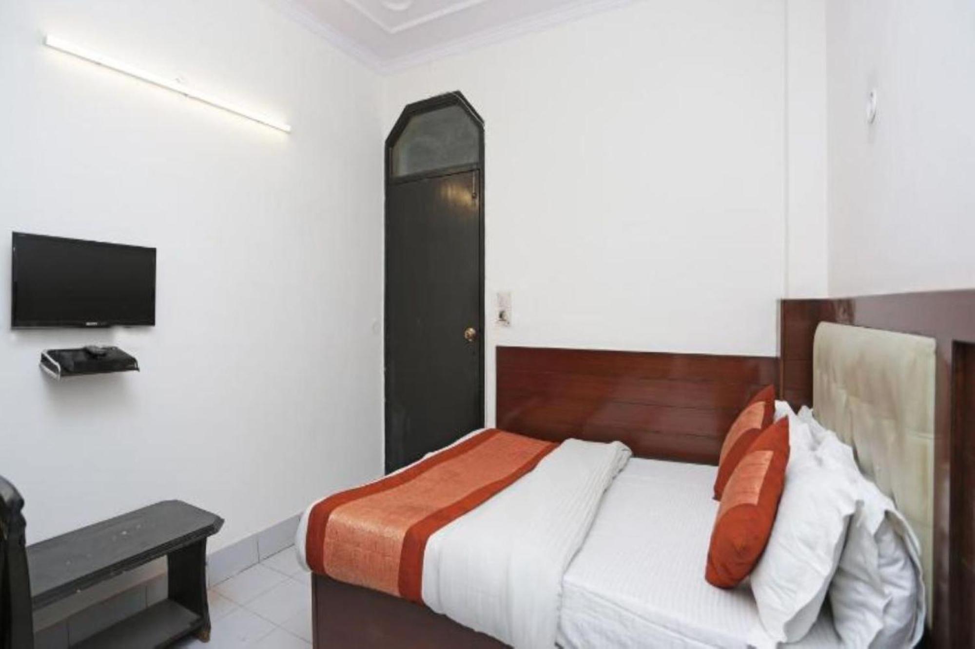 Family Spot Hotel New Delhi Exterior foto