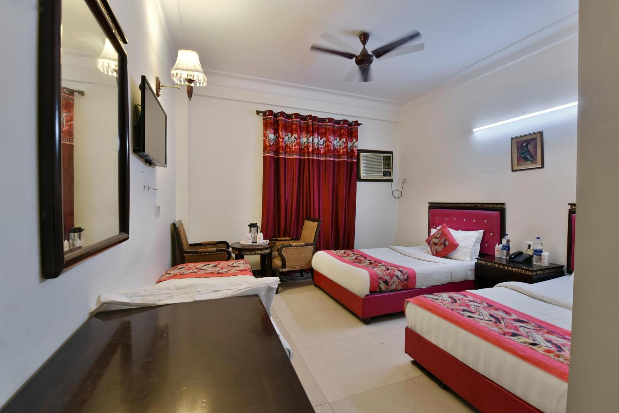 Family Spot Hotel New Delhi Exterior foto